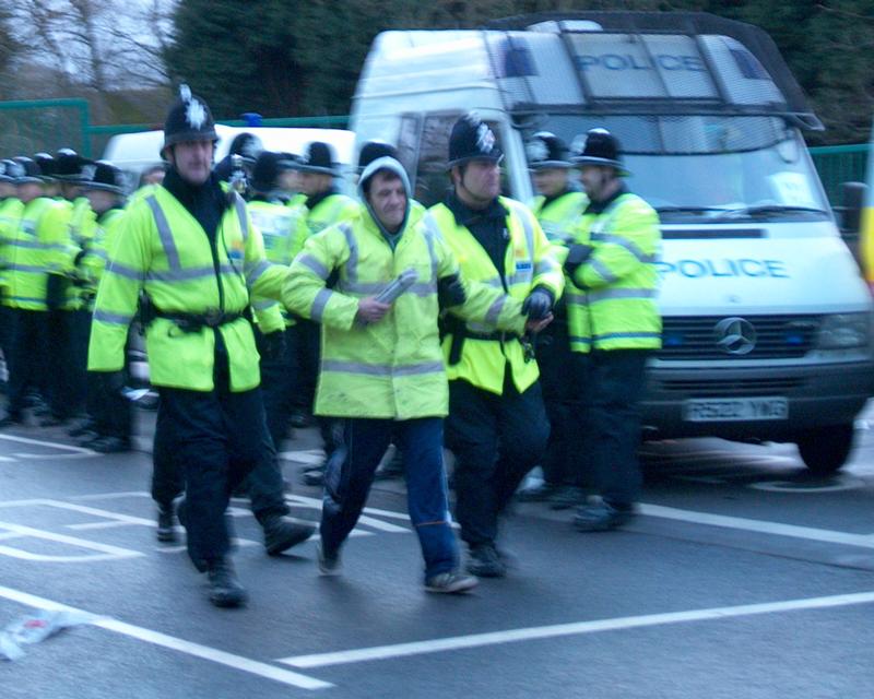 Demonstration at Northwood HQ, 19 Jan 2003 16:13:59