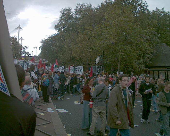 3/82 Iraq war demonstration, London 28 Sep 2002 13:27:14