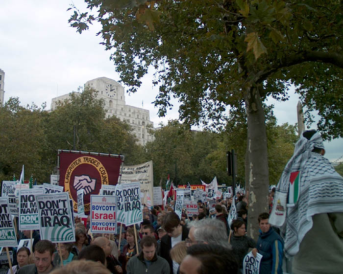 7/82 Iraq war demonstration, London 28 Sep 2002 14:00:39