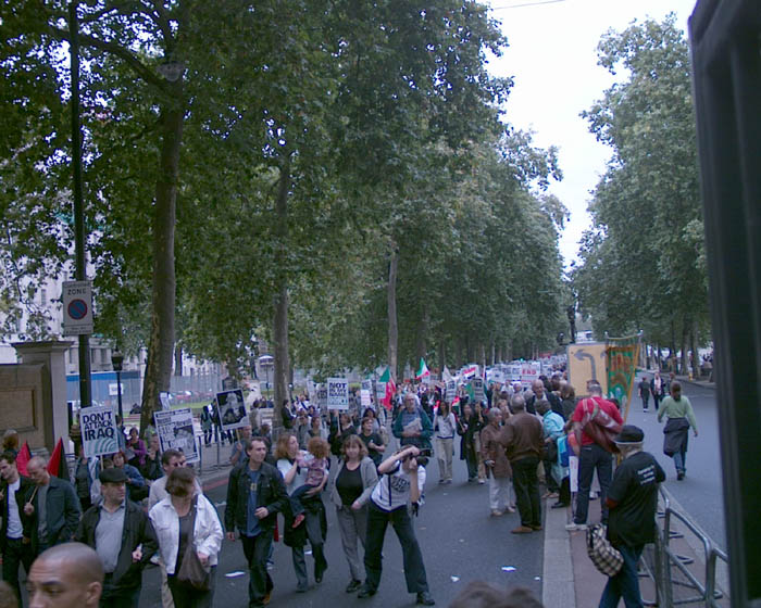 8/82 Iraq war demonstration, London 28 Sep 2002 14:16:12