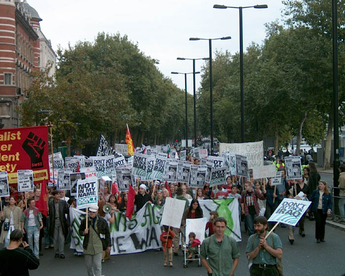 12/82 Iraq war demonstration, London 28 Sep 2002 14:24:20