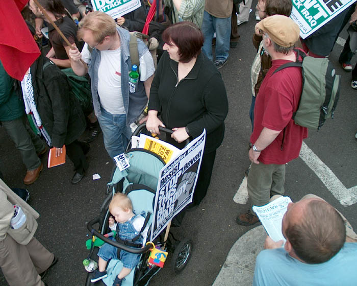 25/82 Iraq war demonstration, London 28 Sep 2002 14:35:01