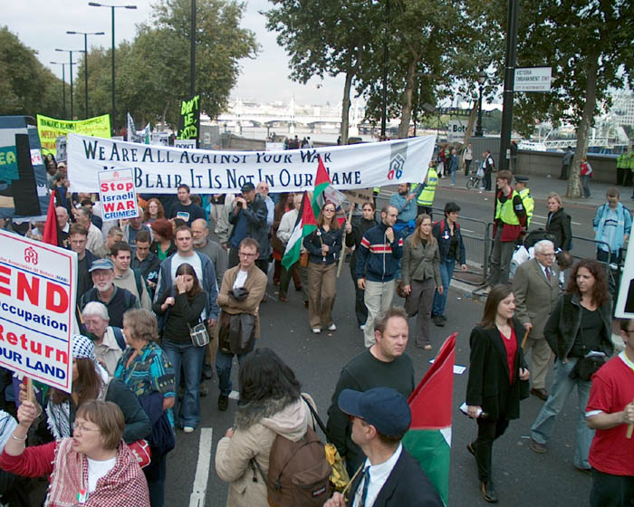 30/82 Iraq war demonstration, London 28 Sep 2002 14:39:17
