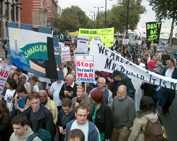 31/82 Iraq war demonstration, London 28 Sep 2002 14:39:34