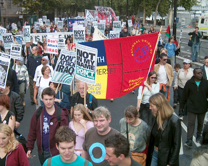 44/82 Iraq war demonstration, London 28 Sep 2002 14:54:24