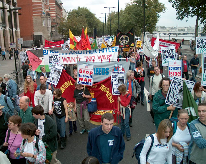 68/82 Iraq war demonstration, London 28 Sep 2002 15:44:29