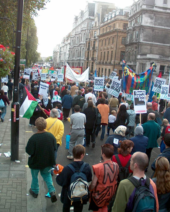 80/82 Iraq war demonstration, London 28 Sep 2002 17:22:21